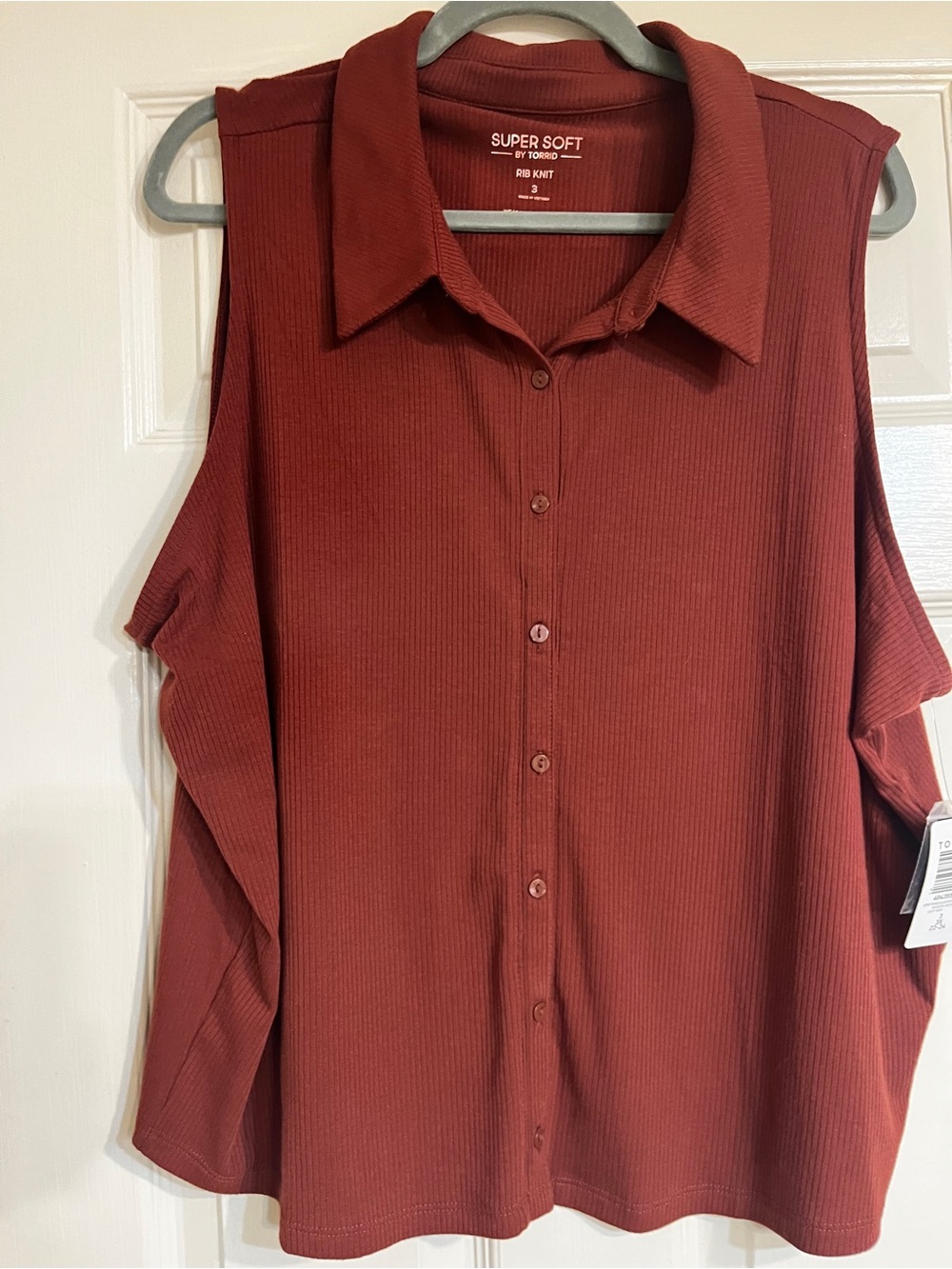 NWT Torrid Rust-Colored Ribbed Button-Front Cold-Shoulder Top